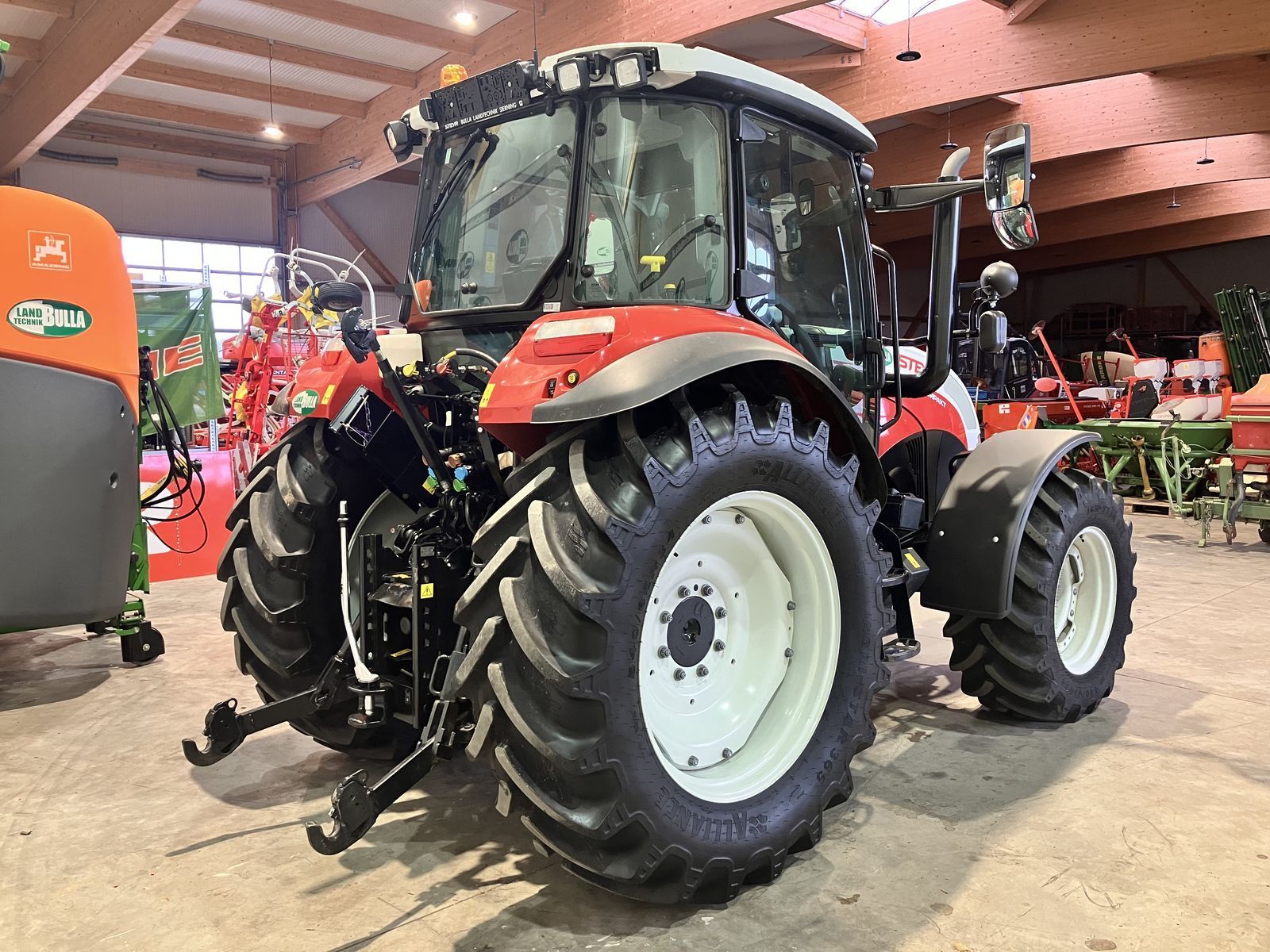 Steyr 4090 Kompakt (Stage V)  3