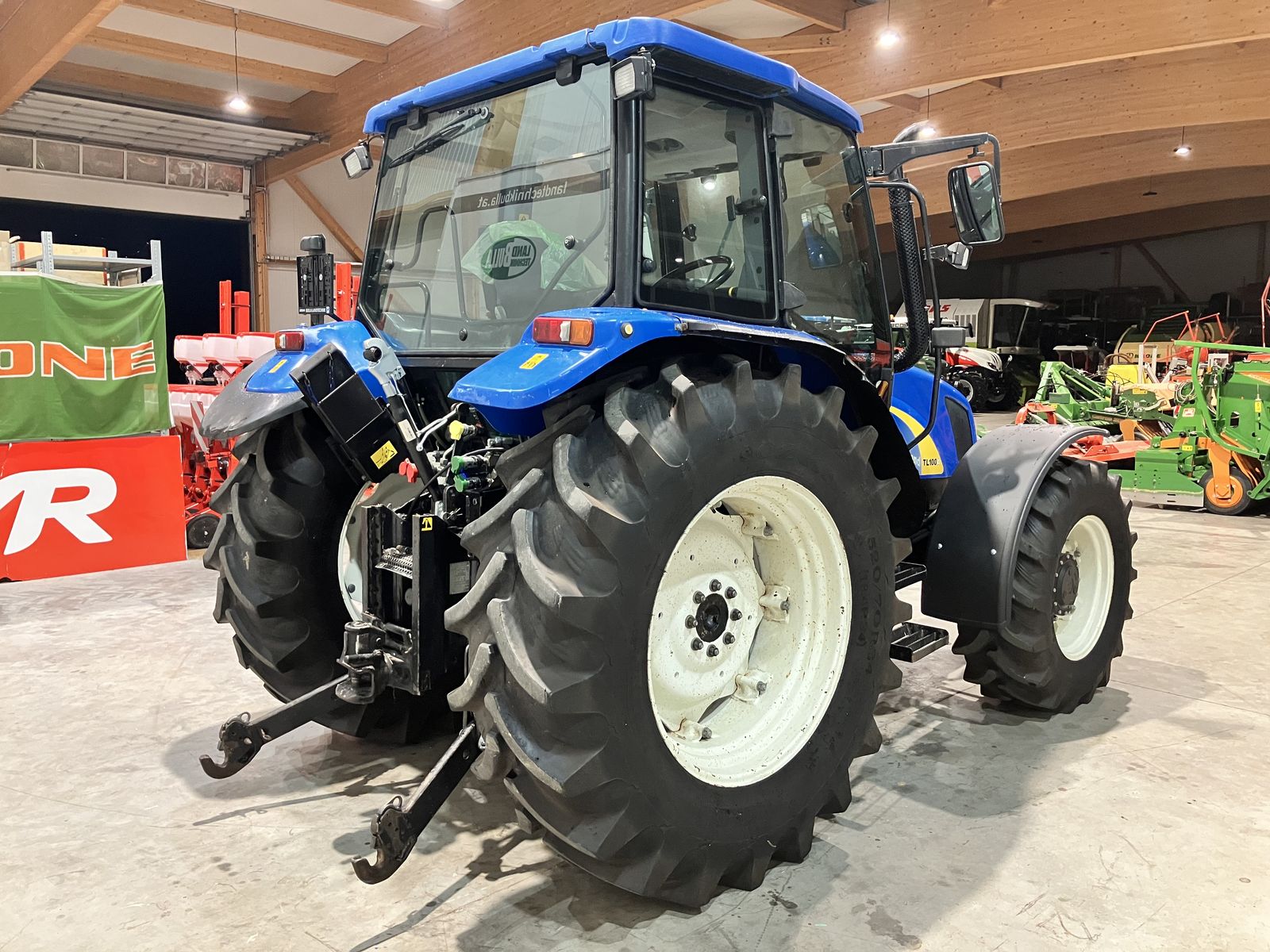 New Holland TL100A (4WD) 3