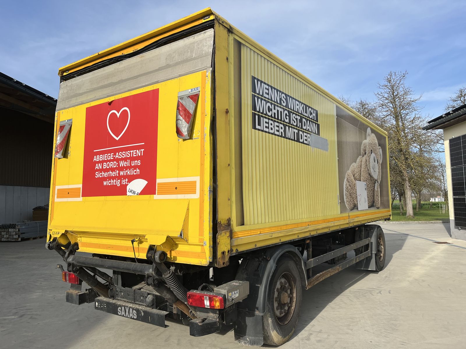 Saxas Anhänger mit Laderampe 3