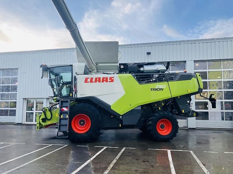 Claas Trion 730 1