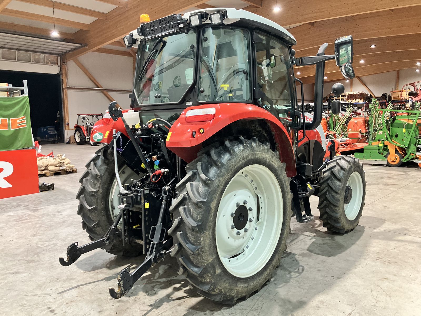 Steyr 4090 Kompakt (Stage V)  3