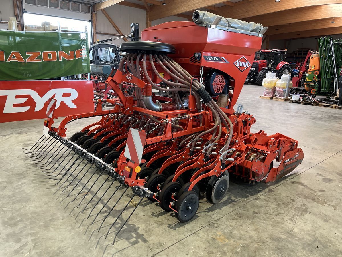 Kuhn HRB 302 mit Venta 330-24 3