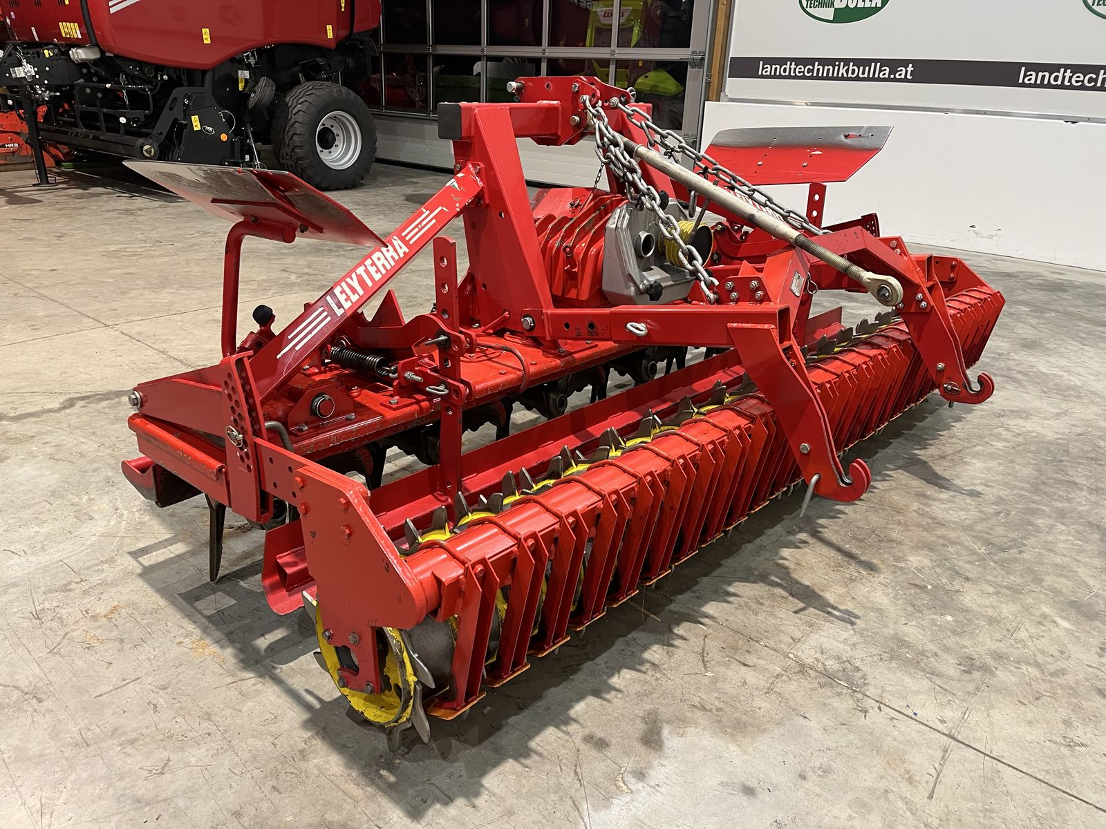 Lely 300-35 mit Zahnpackerwalze 3