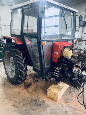 Massey Ferguson 253