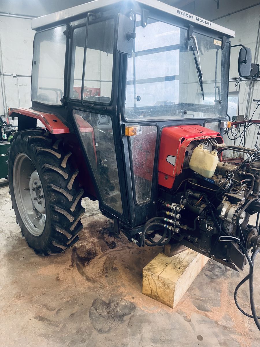 Massey Ferguson 253 2