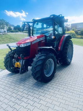 Massey Ferguson MF 5711