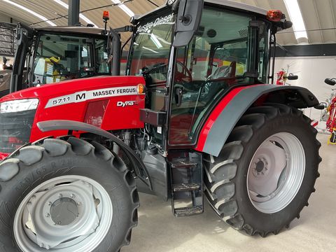 Massey Ferguson MF 5711 M