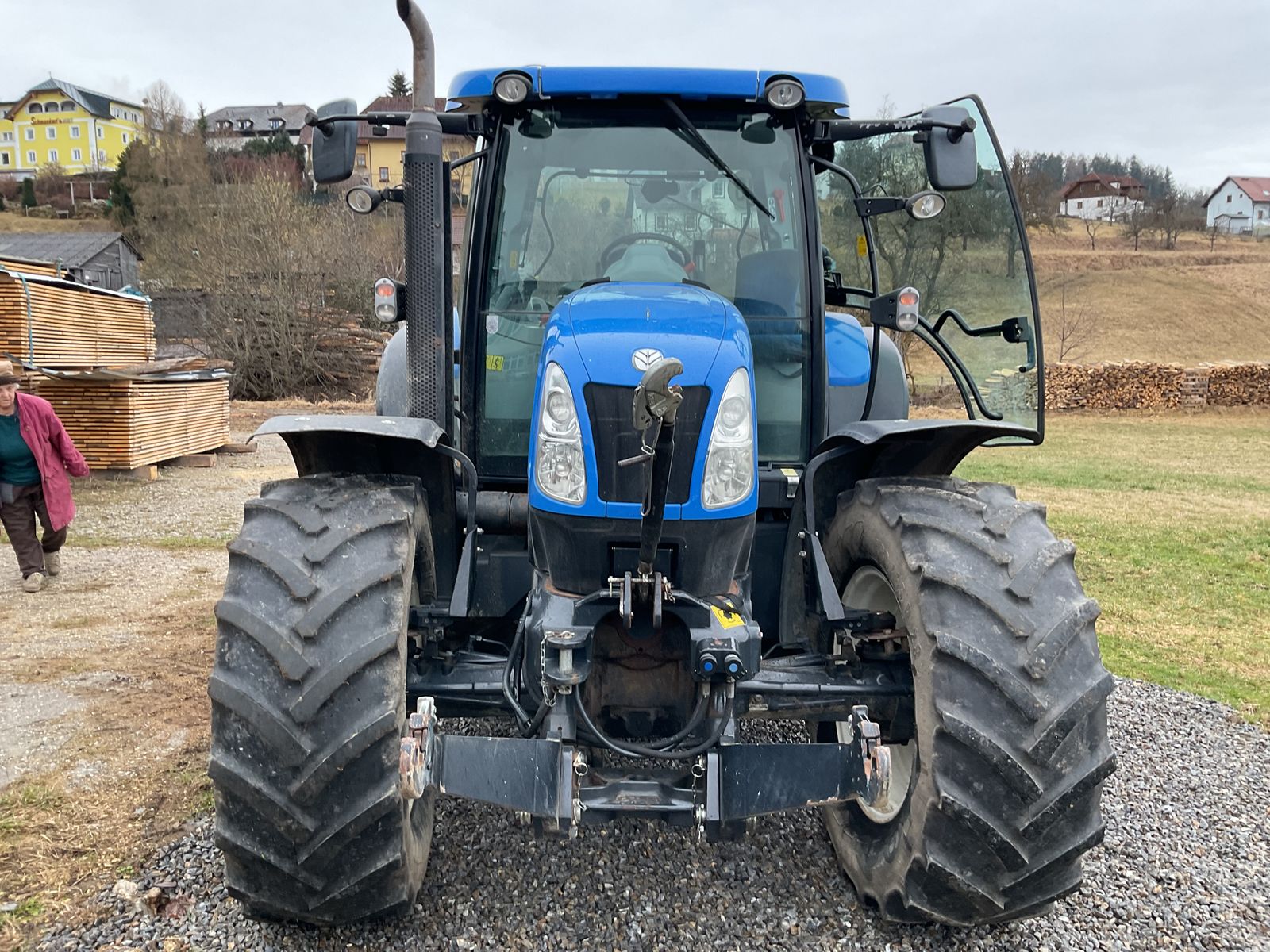 New Holland T6020 Elite 2