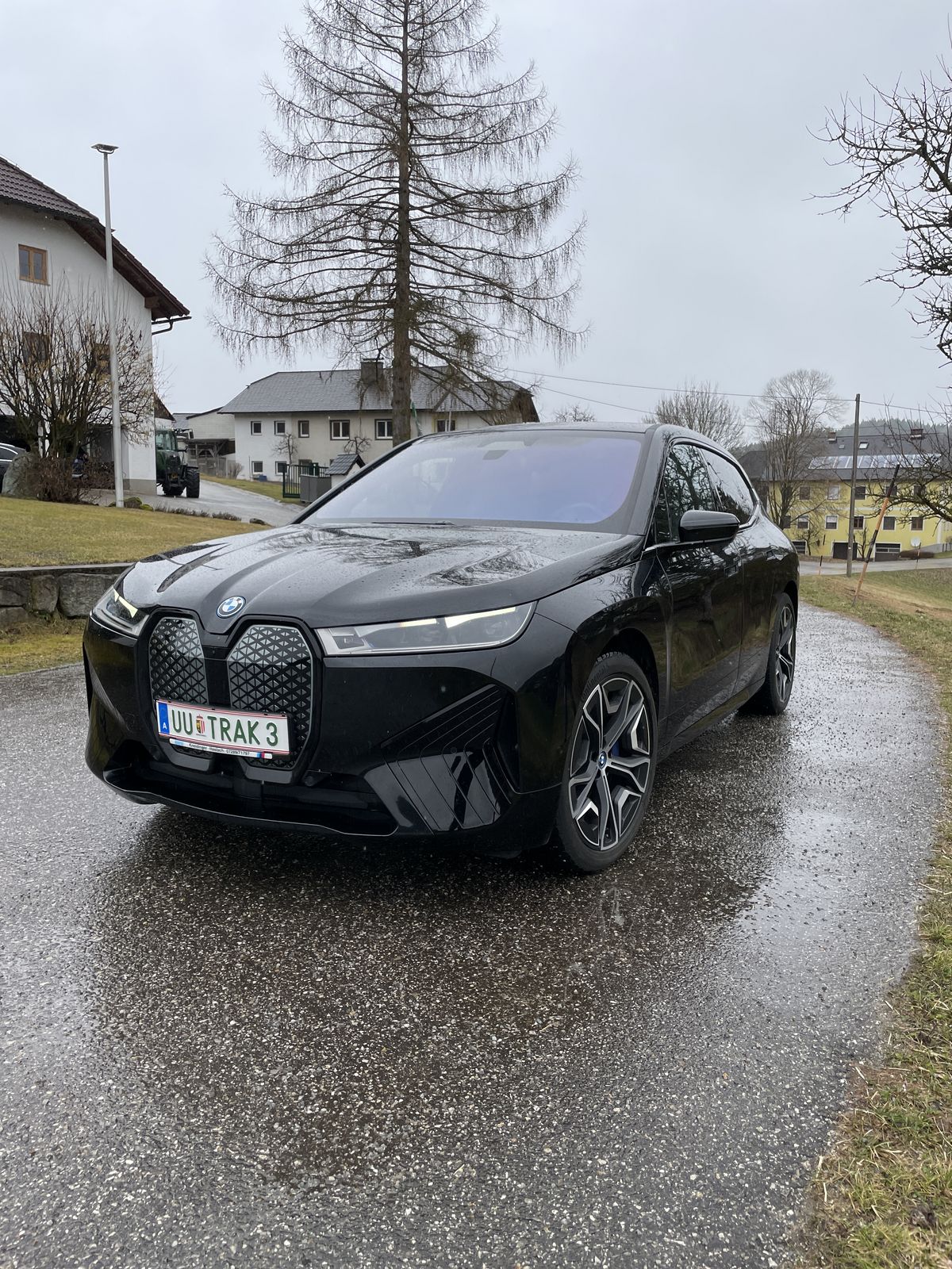BMW  1