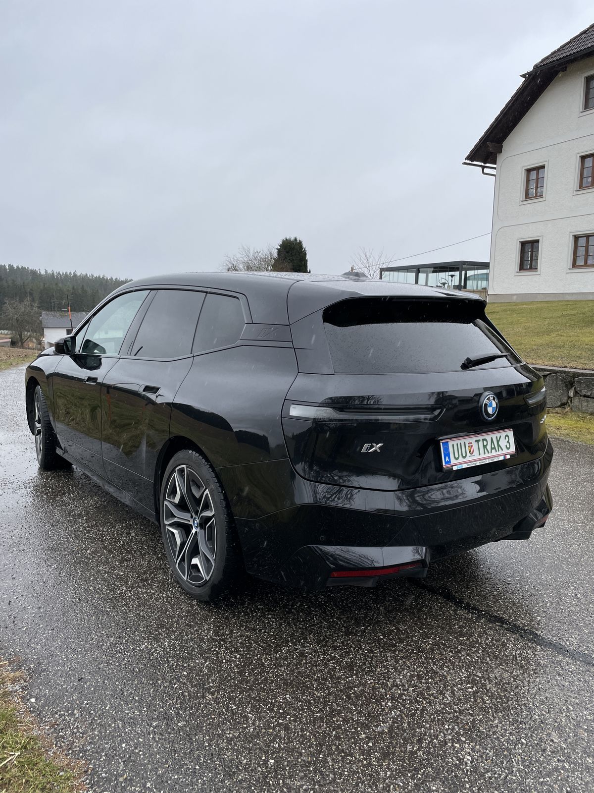BMW  3