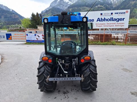 New Holland T3040