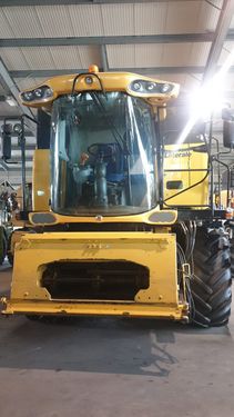 New Holland CSX7060 Laterale
