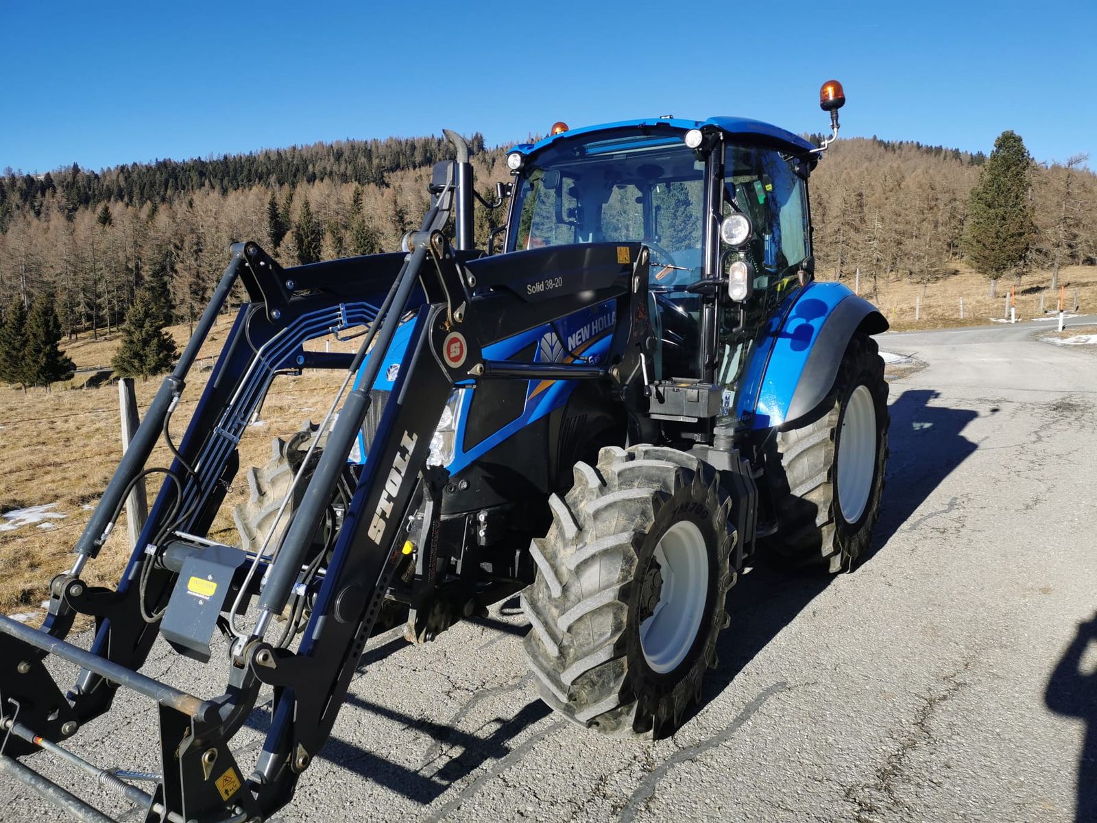 New Holland T 5.85 3