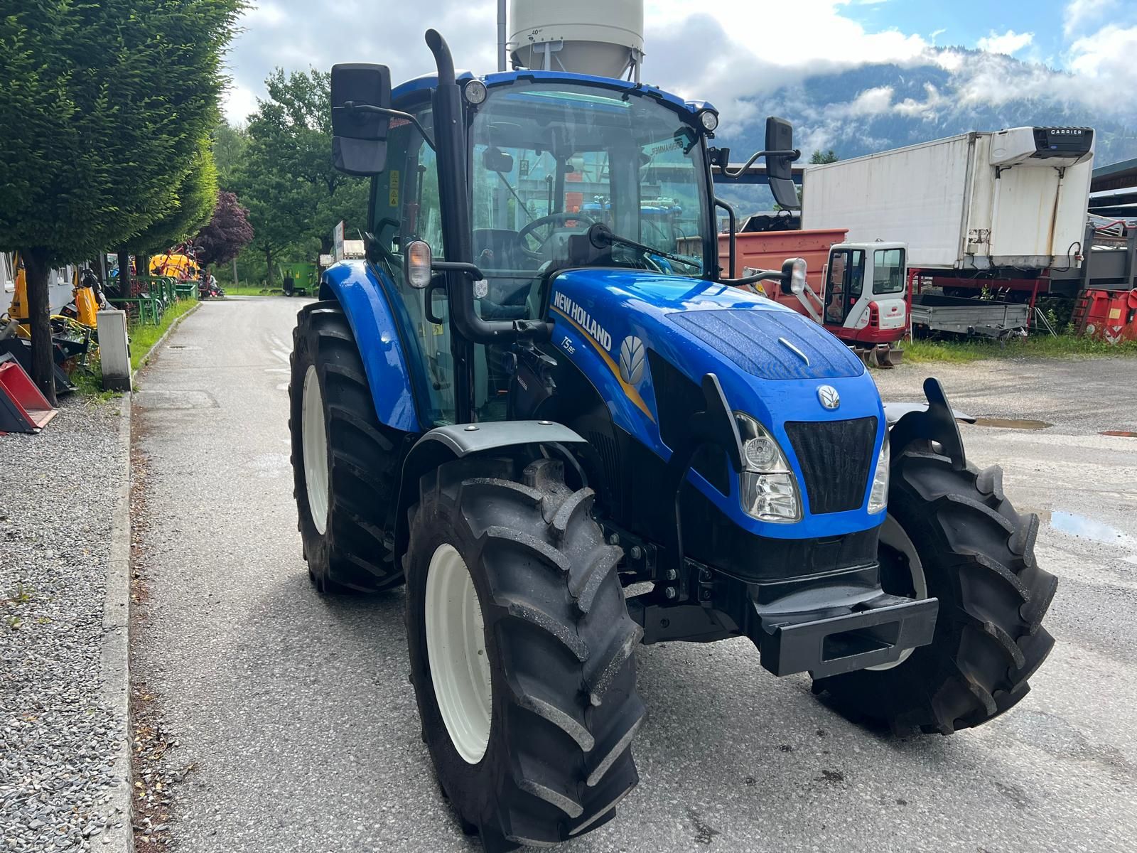 New Holland T 5.85 2