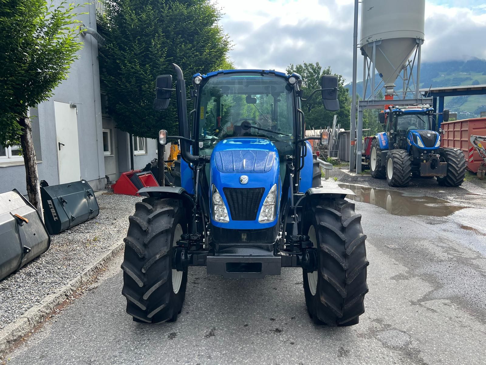 New Holland T 5.85 3