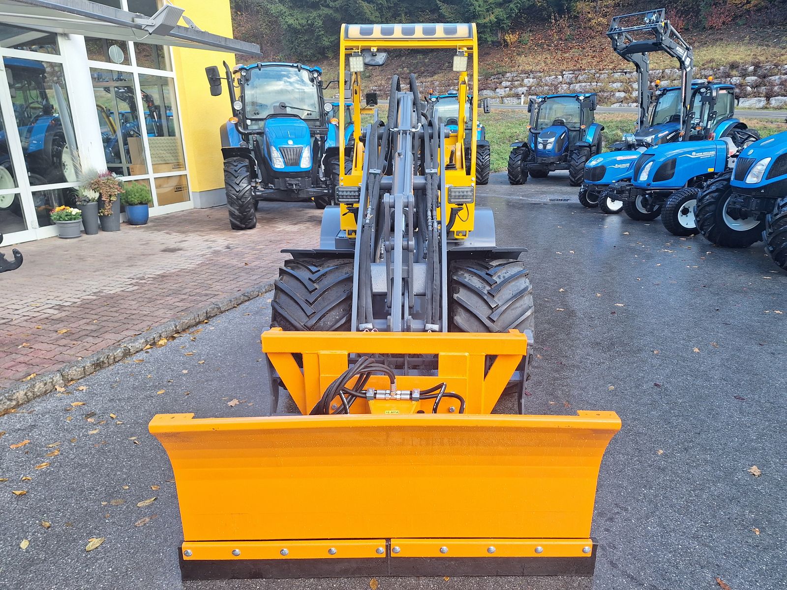 Eurotrac W12 F 2