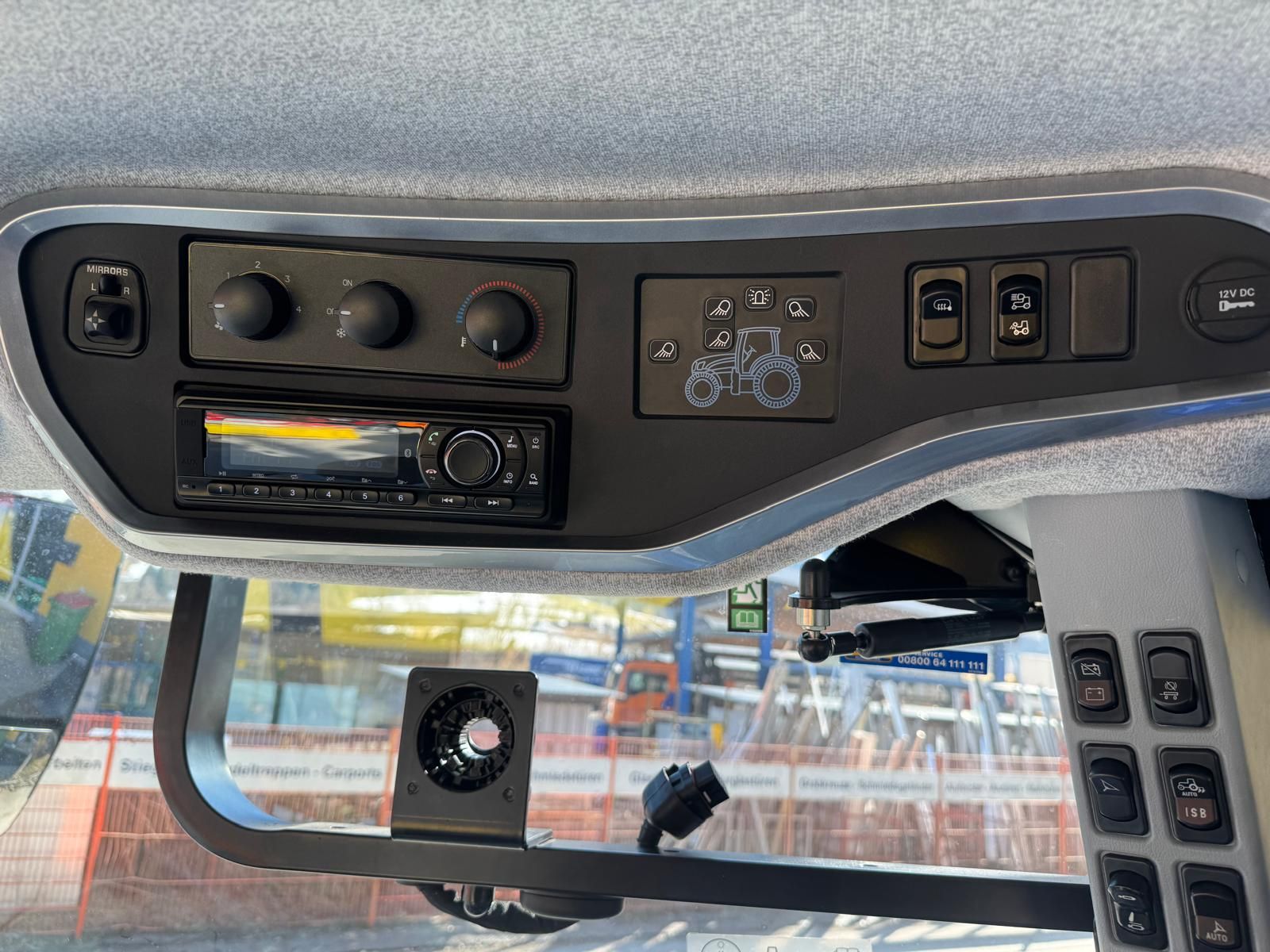 New Holland T5.110 Auto Command (Stage V) 2