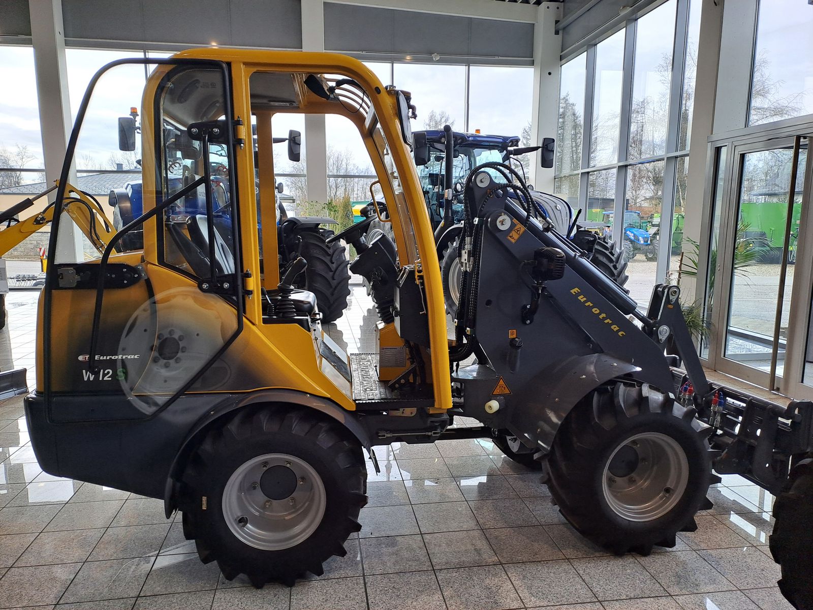 Eurotrac W 12 S 3