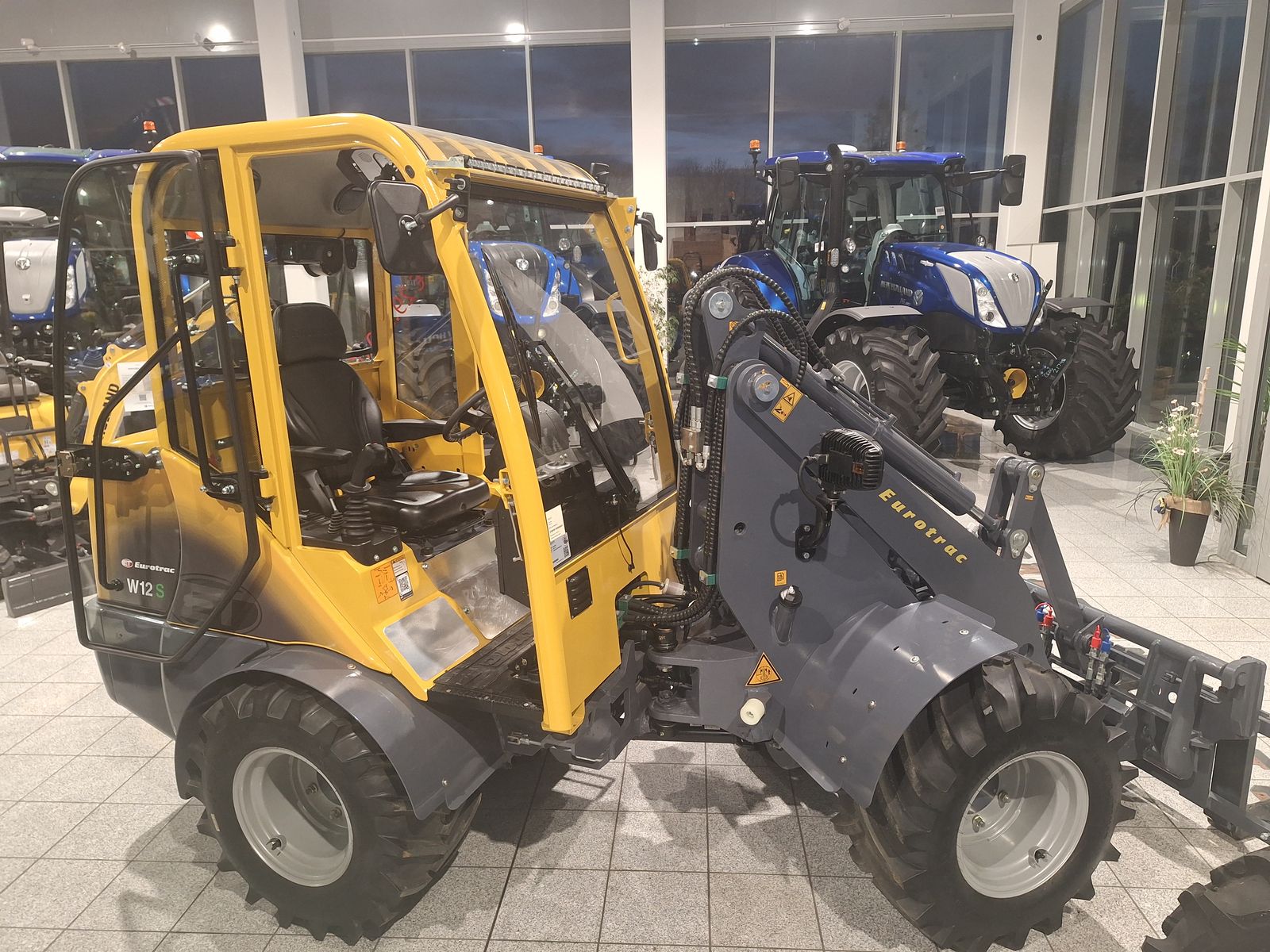 Eurotrac W12S 1