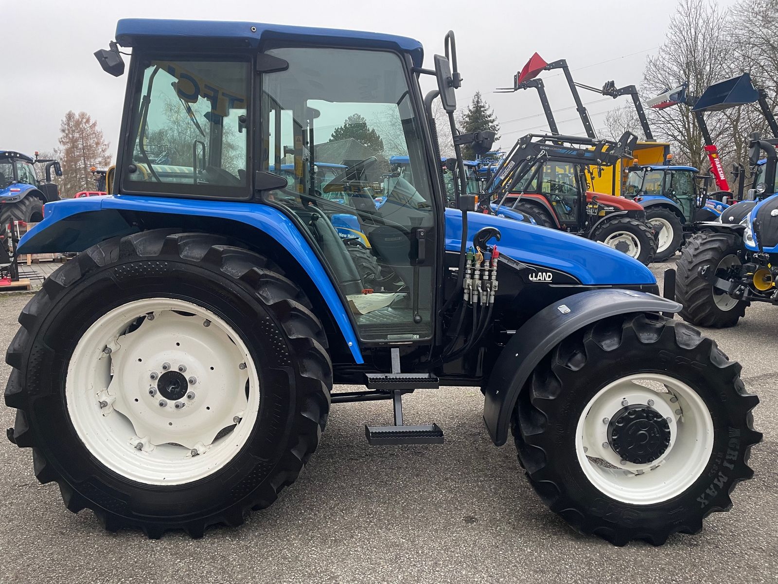 New Holland TL80 (4WD) 3