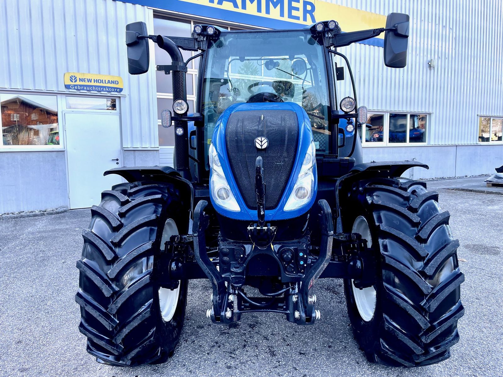 New Holland T5.140 Auto Command (Stage V) 3