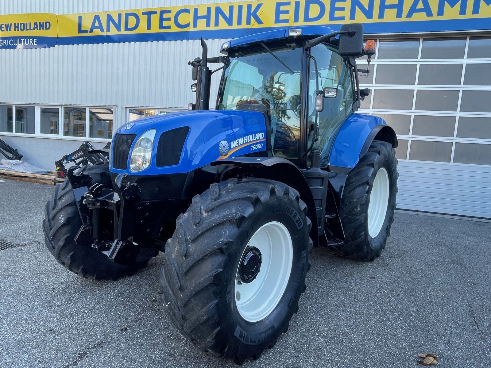 New Holland T6050 Range & Power Command 1
