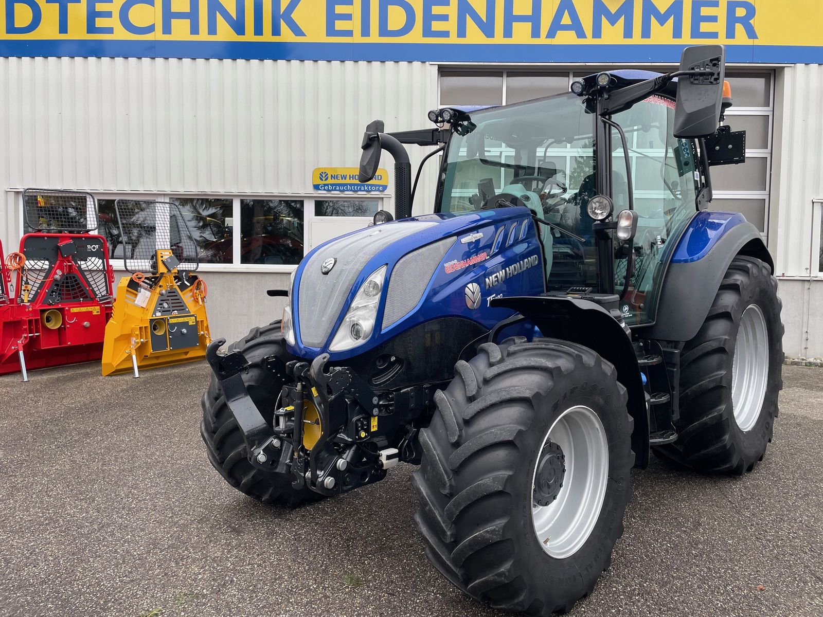 New Holland T5.110 Auto Command (Stage V) 1