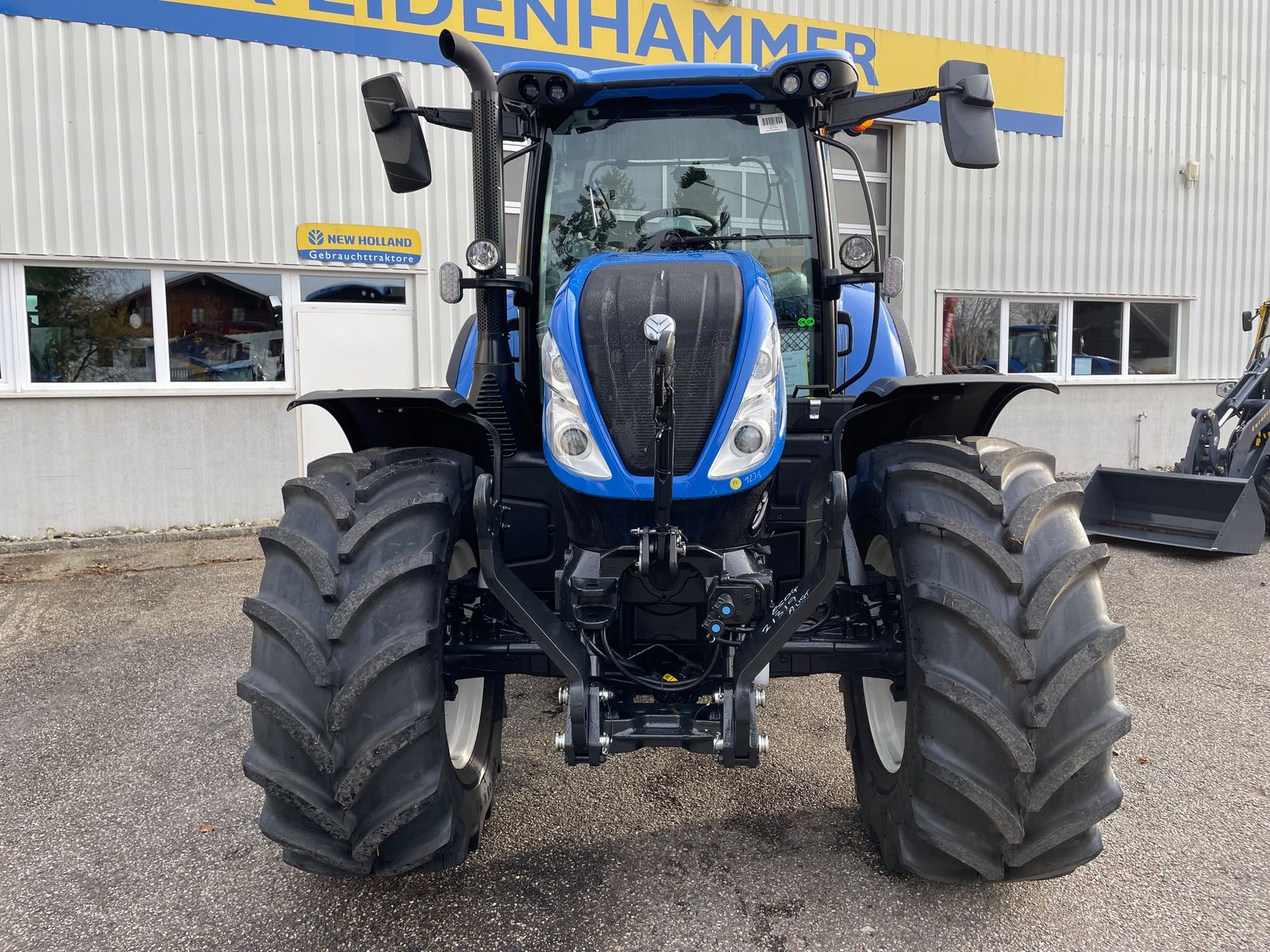 New Holland T6.180 Auto Command (Stage V) 3