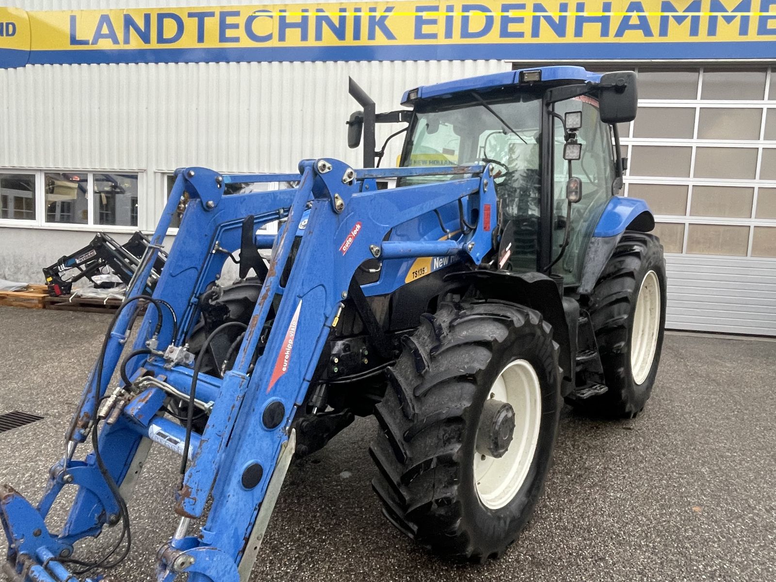 New Holland TS135A 1