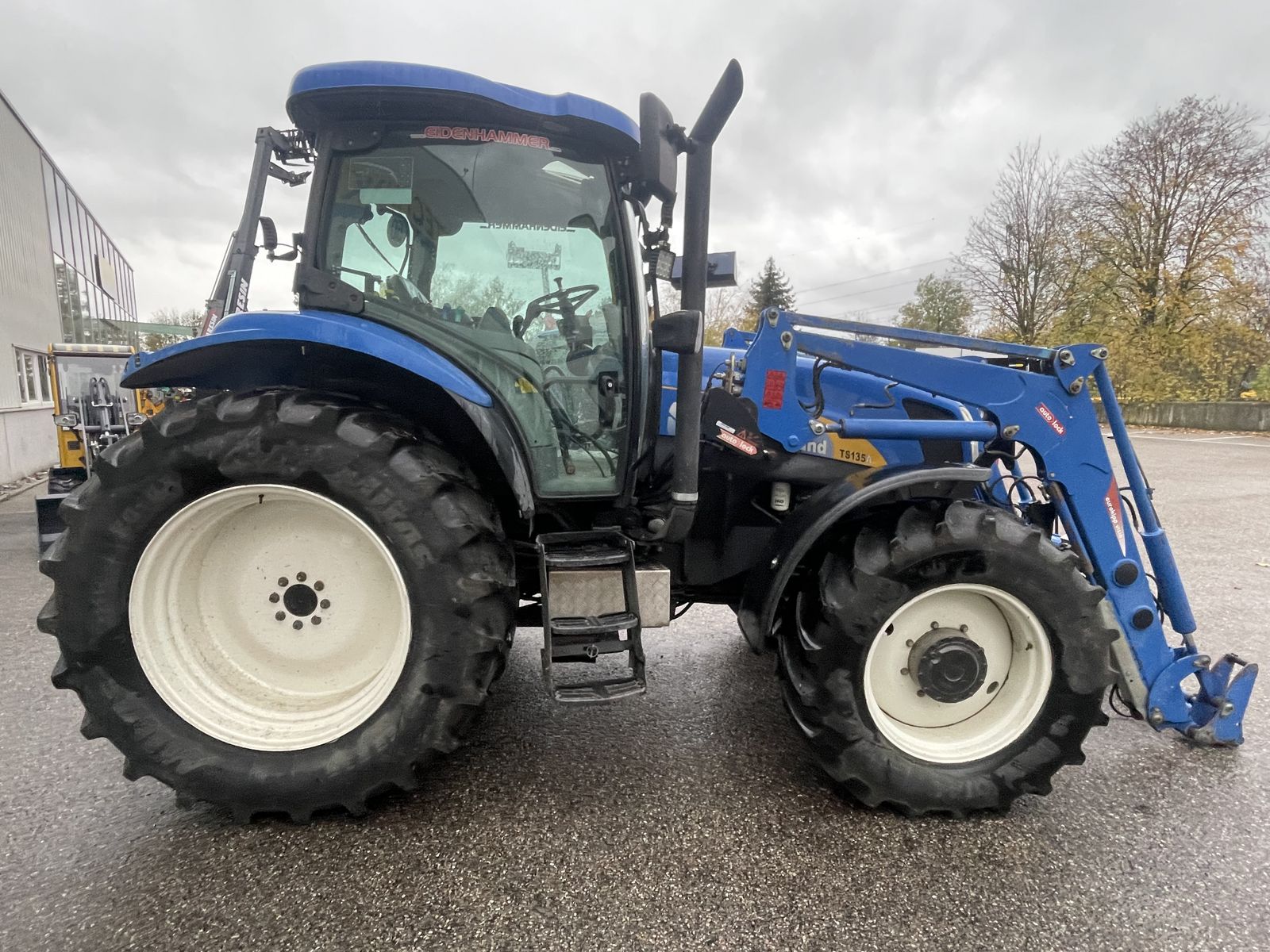 New Holland TS135A 3