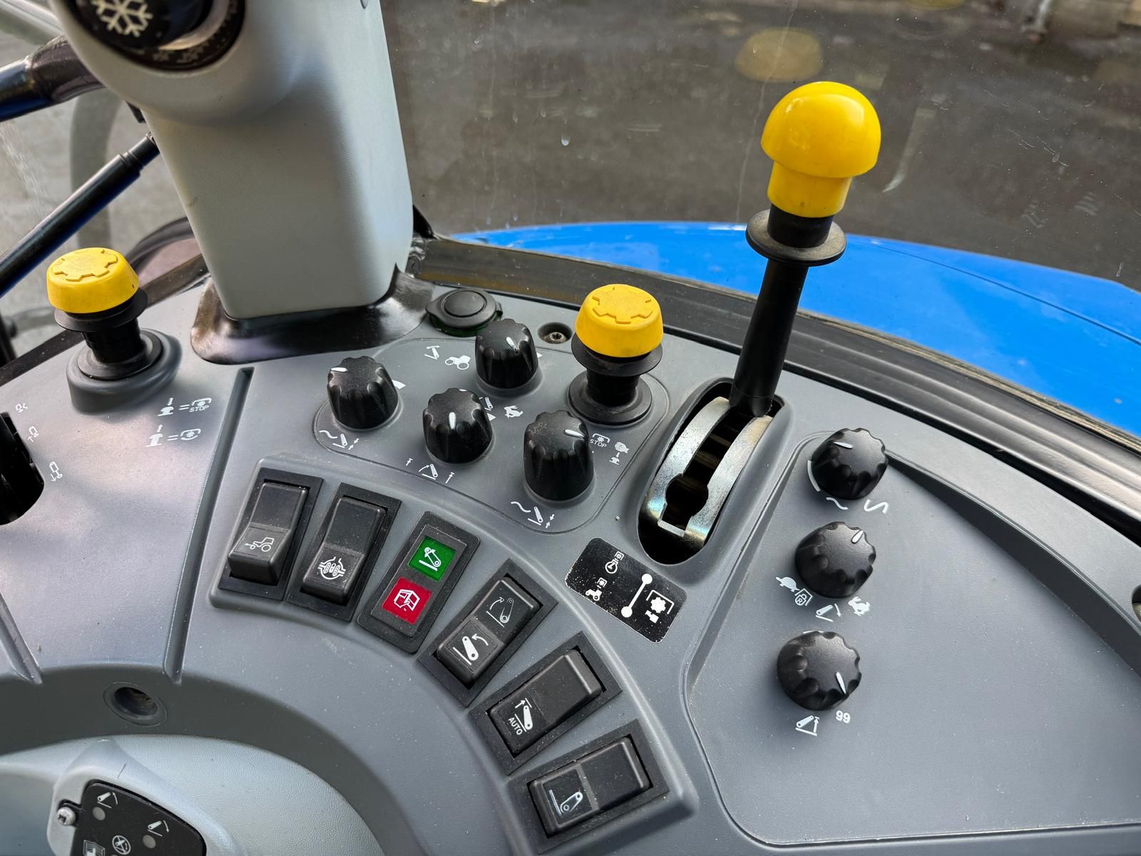 New Holland T4.115 3