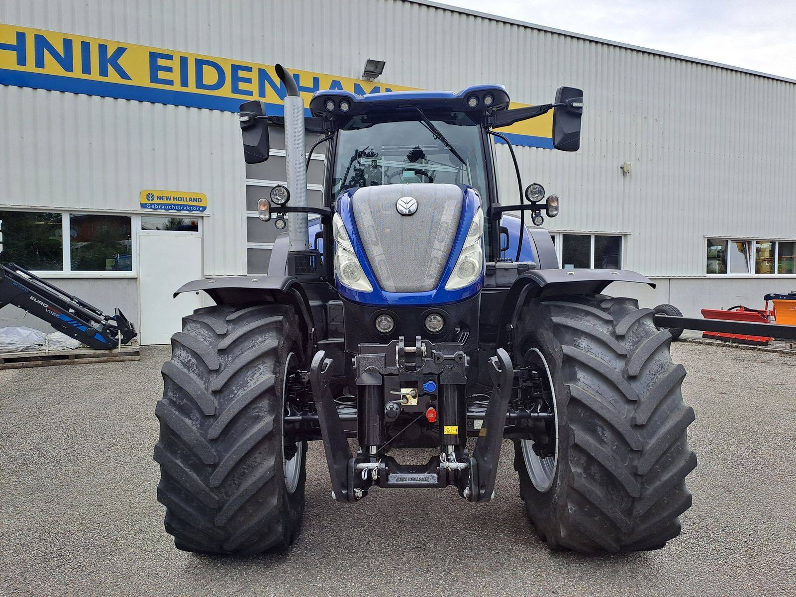 New Holland T7.270 Auto Command SideWinder II (Stage V) 2
