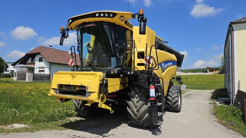 New Holland CX 7.90