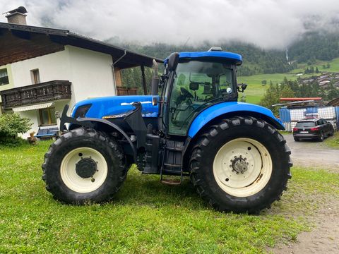 New Holland T7040