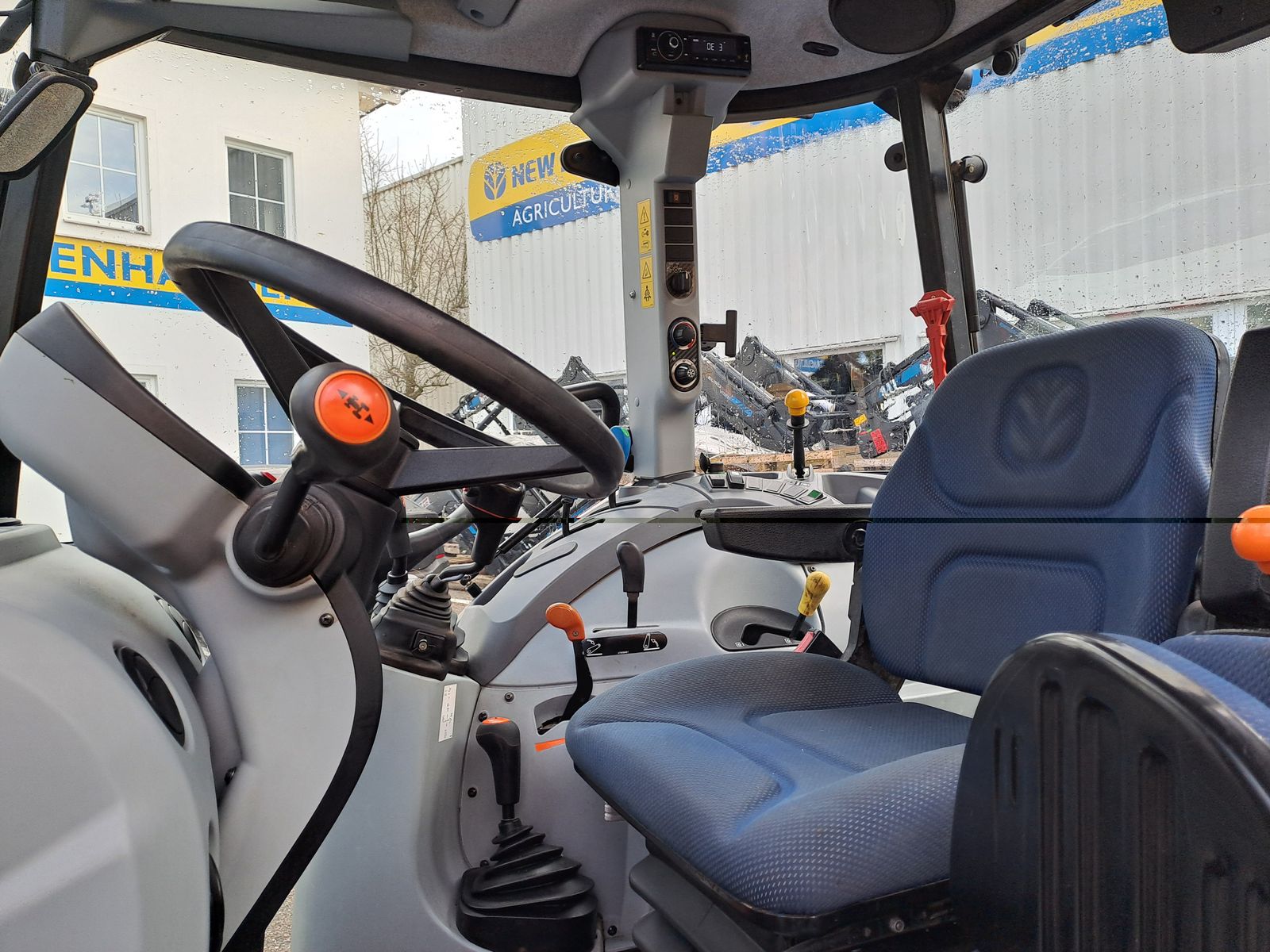 New Holland T 5.75 2