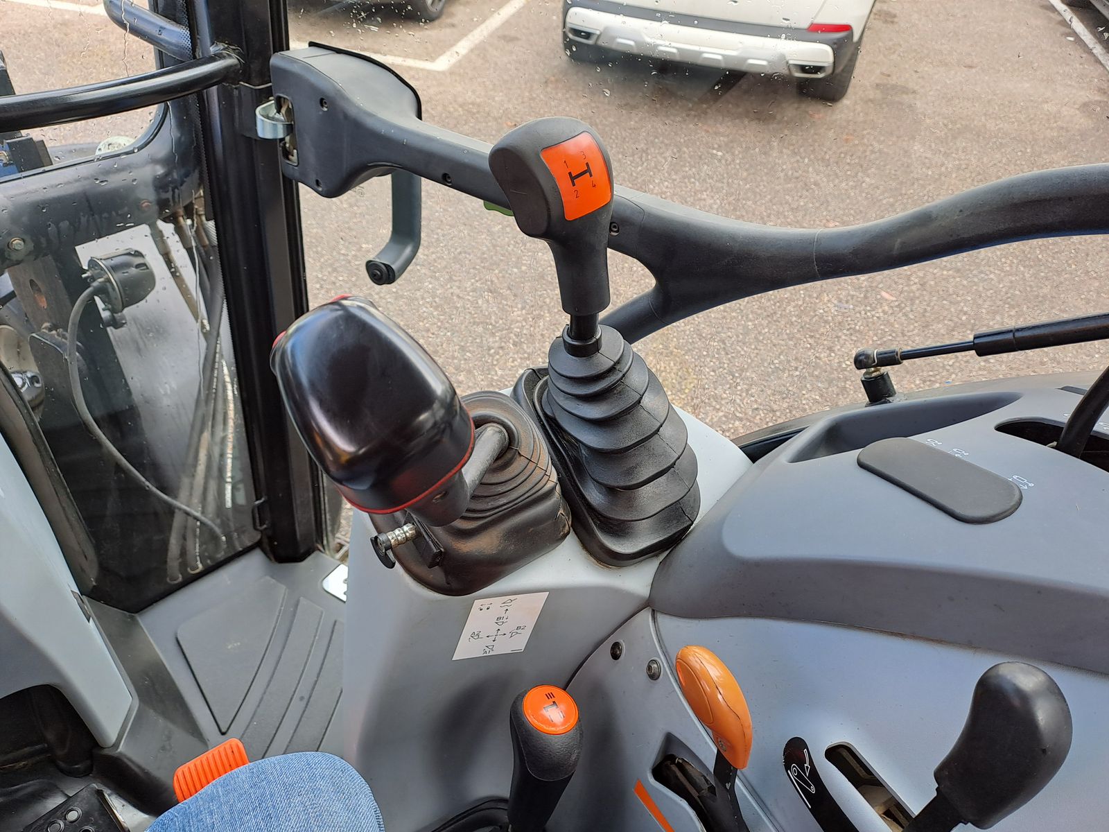 New Holland T 5.75 3