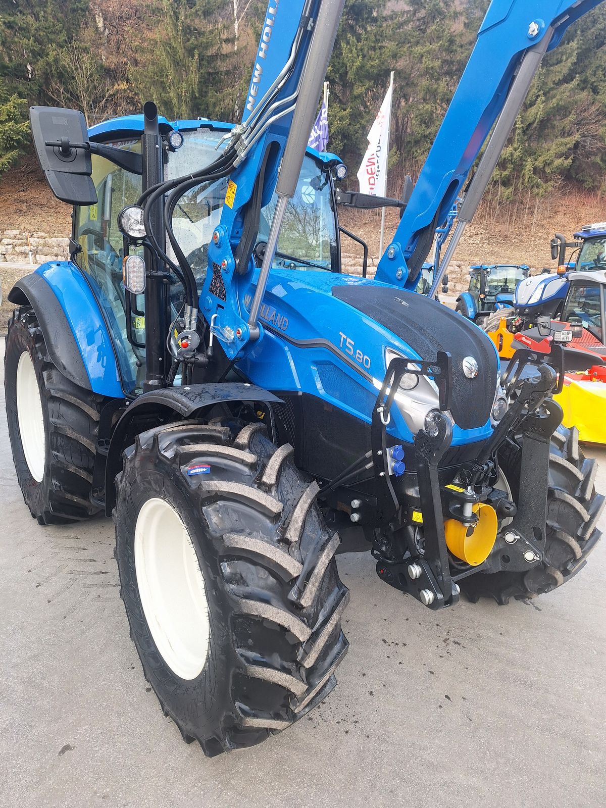 New Holland T5.80 Utility Dual Command 3