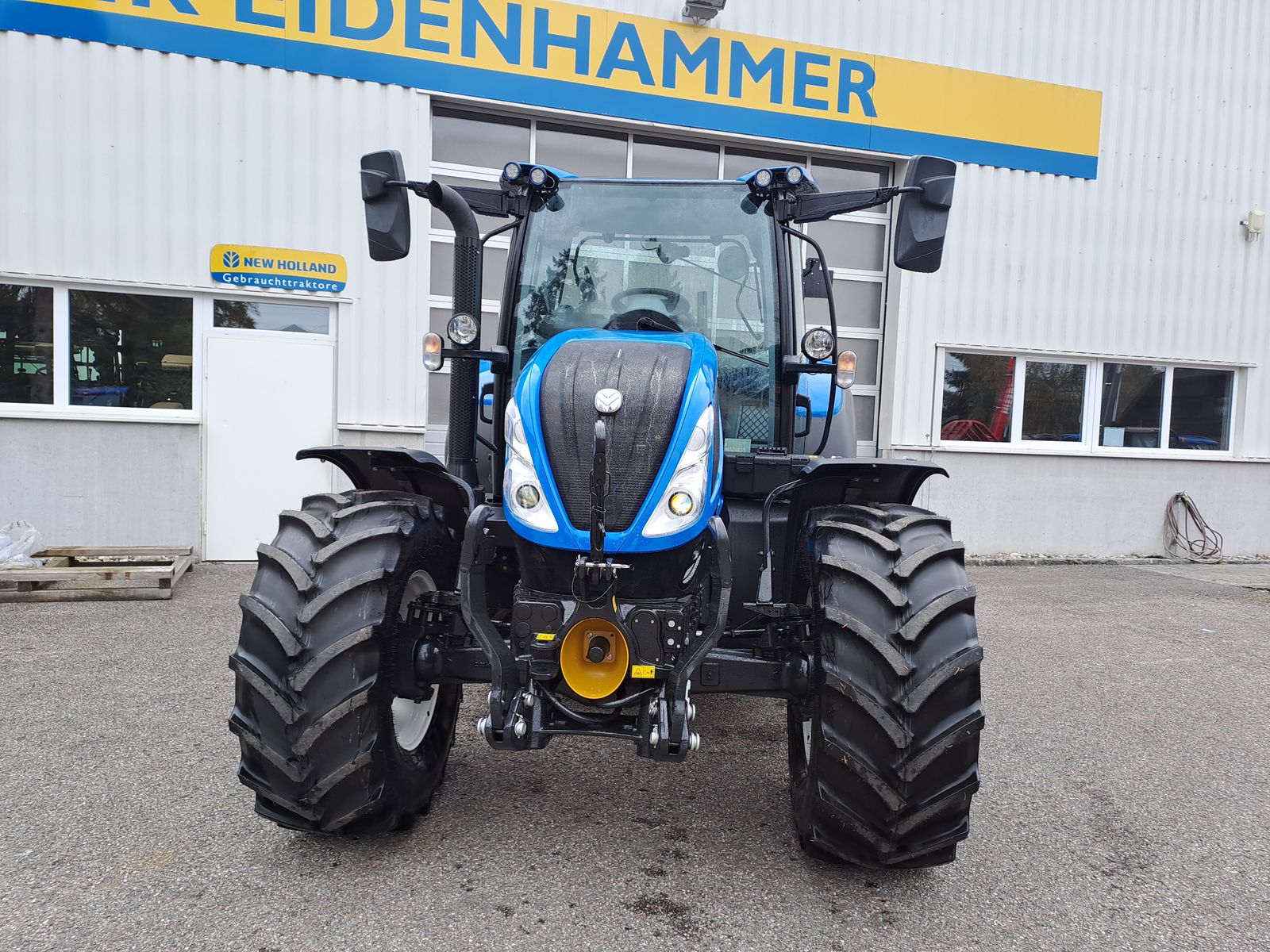 New Holland T5.110 Dynamic Command (Stage V) 3