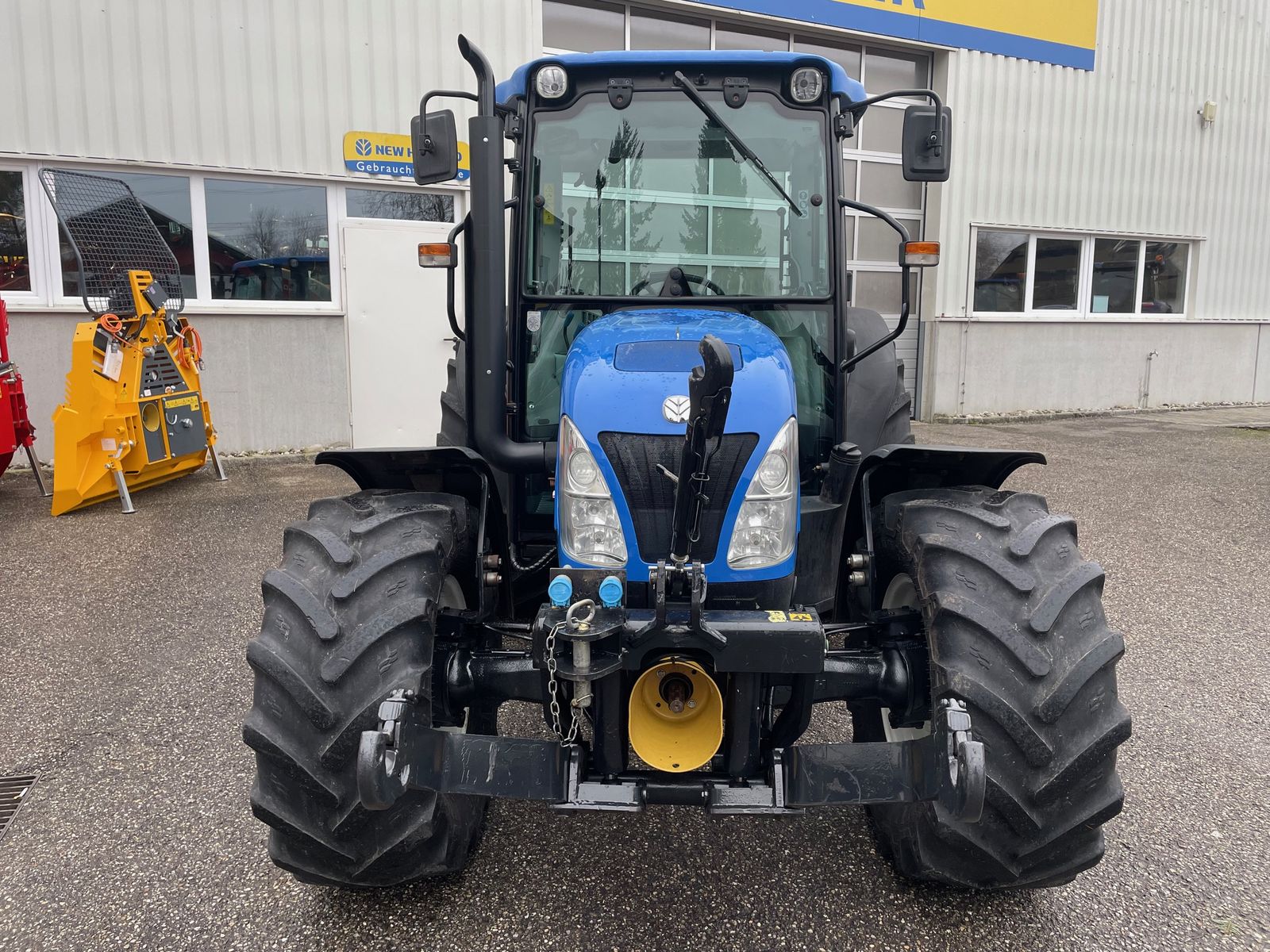 New Holland T4050 DeLuxe 3