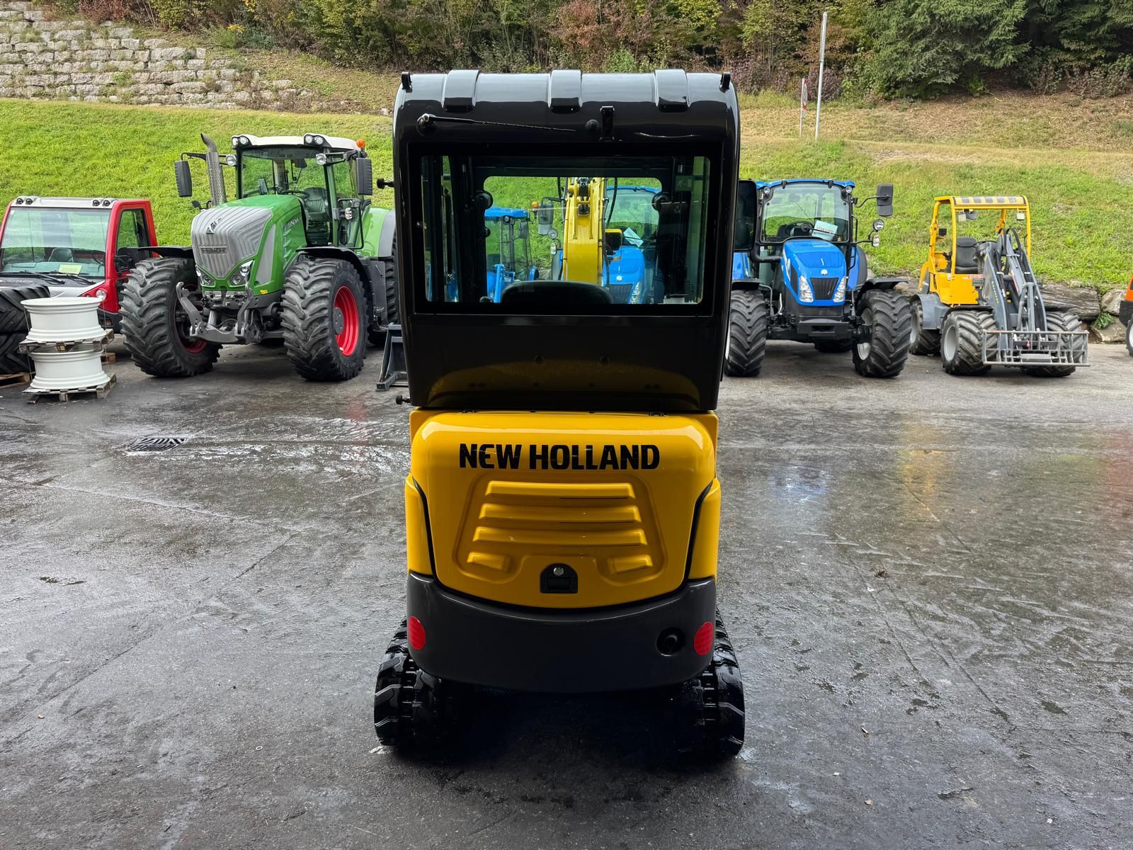 New Holland E 19C Minibagger 2