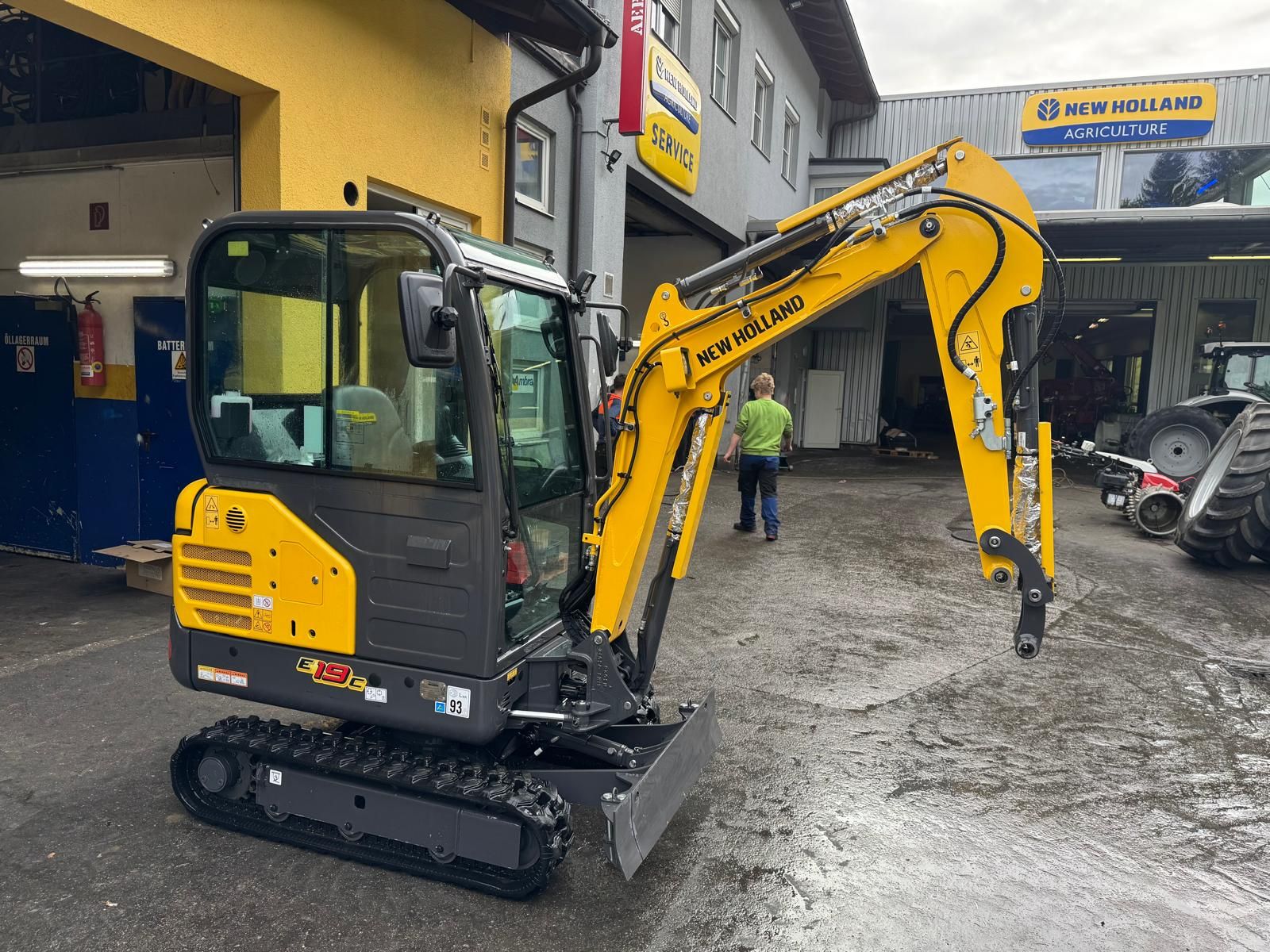 New Holland E 19C Minibagger 3