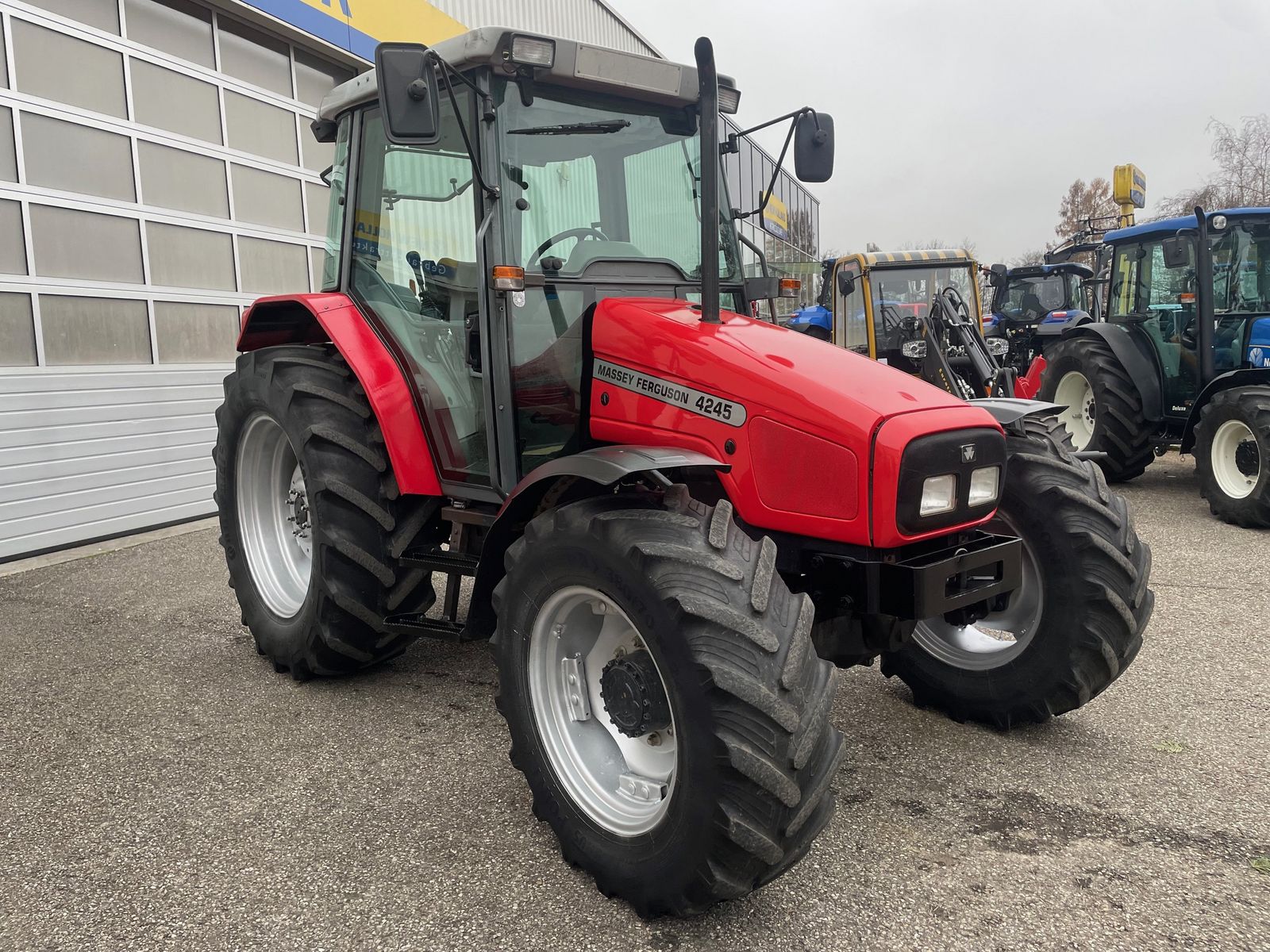 Massey Ferguson 4245-4 LP 2