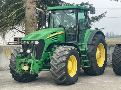 John Deere 7920