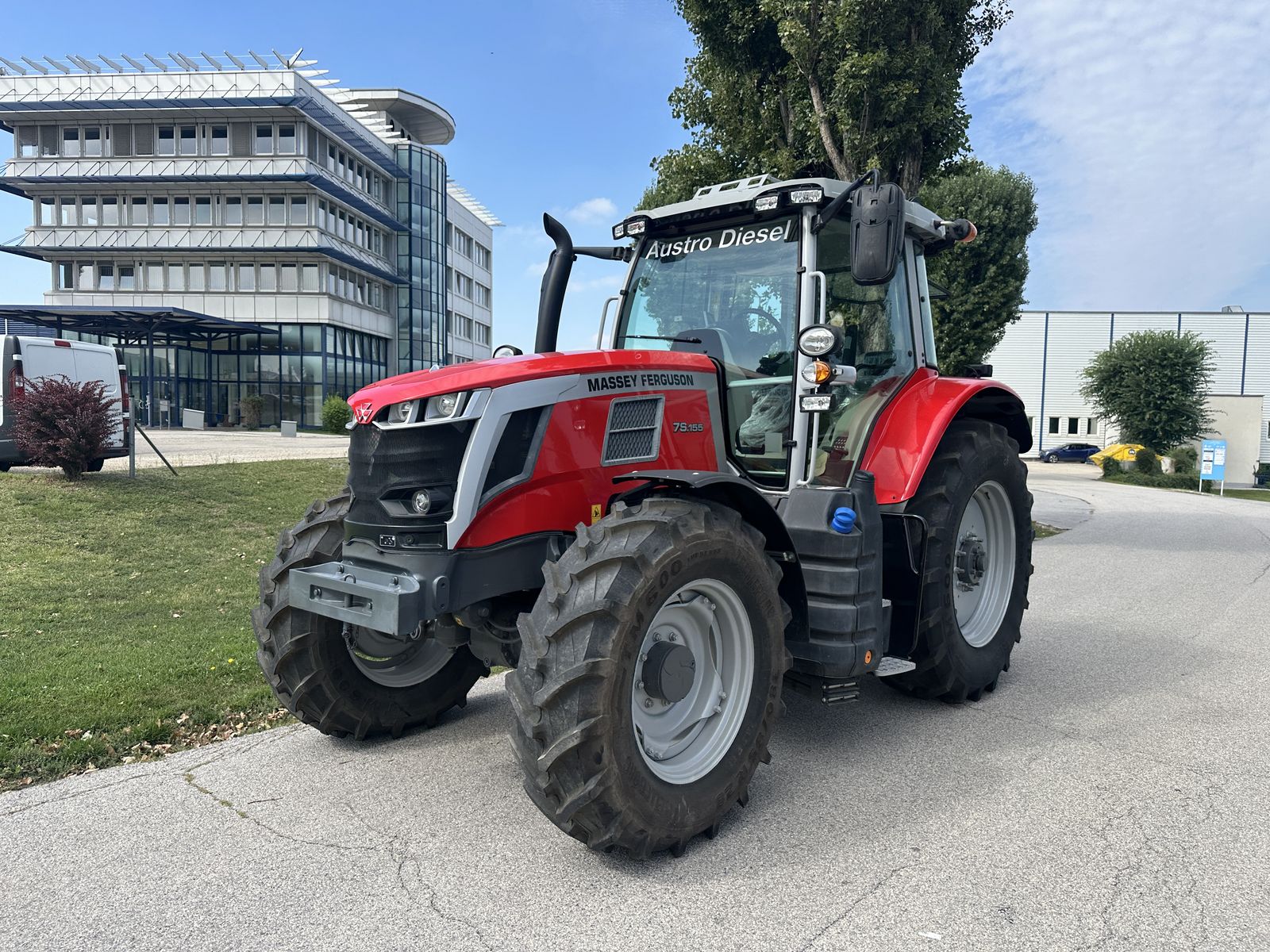 Massey Ferguson MF 7S.155 3