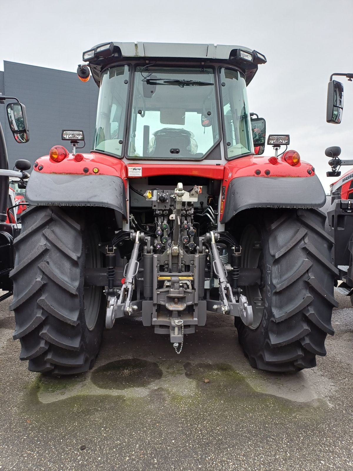 Massey Ferguson MF 6S.135 1