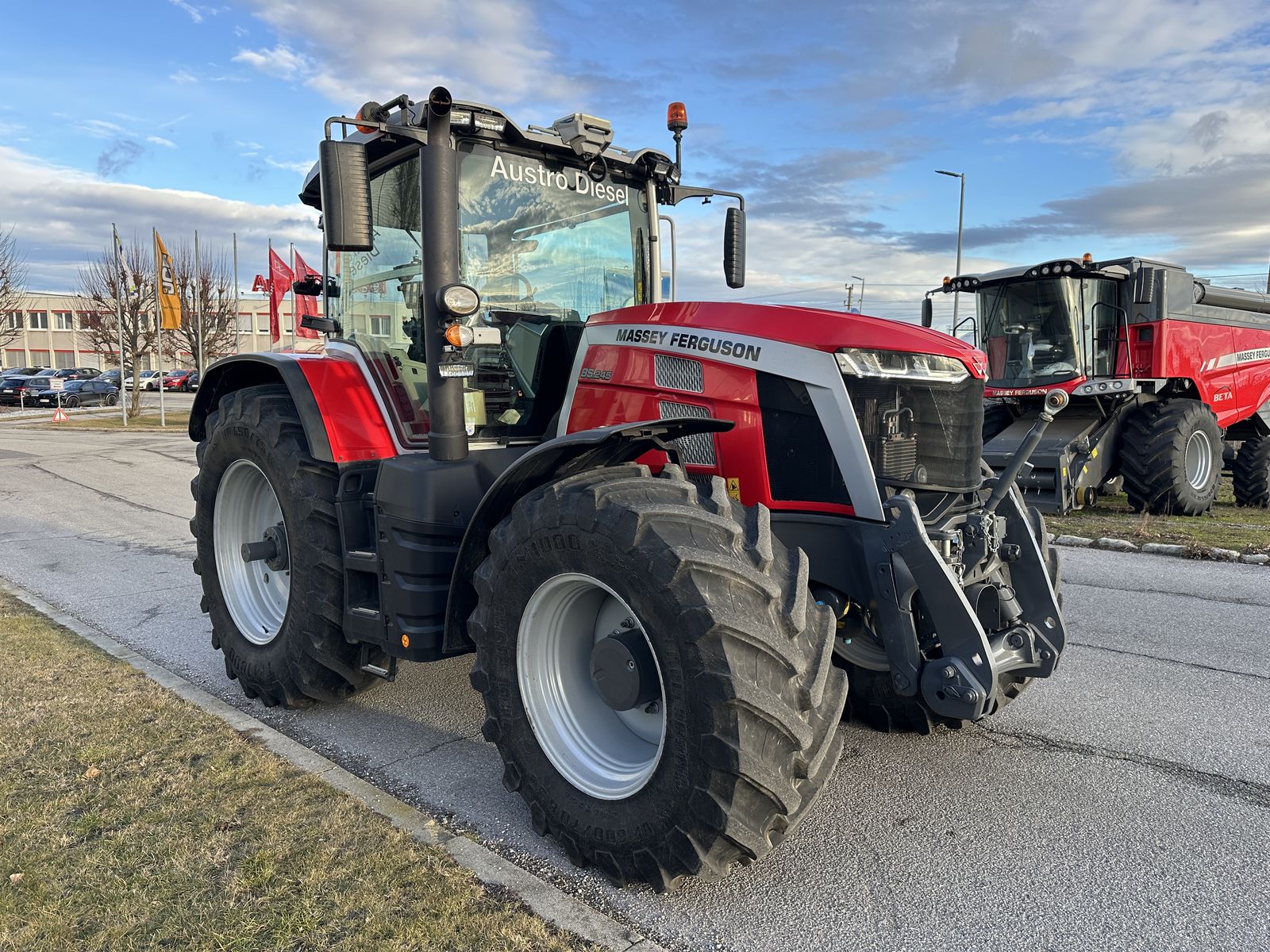 Massey Ferguson MF 8S.245 2