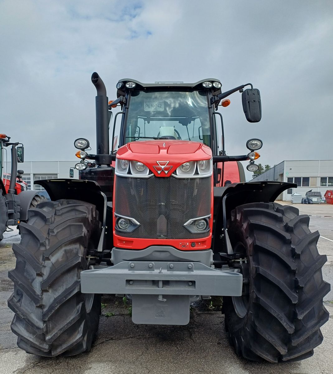 Massey Ferguson MF 8727 S (Stage V) 1