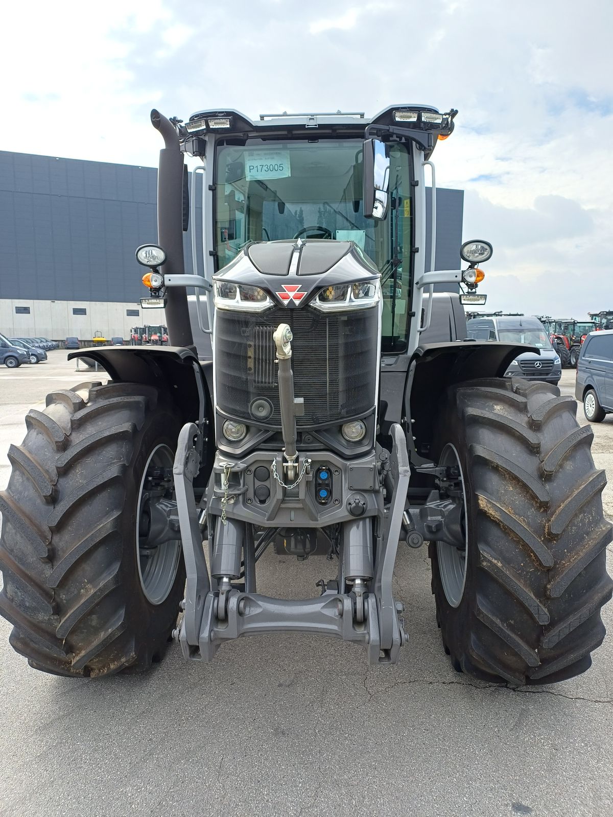 Massey Ferguson MF 8S.225 1
