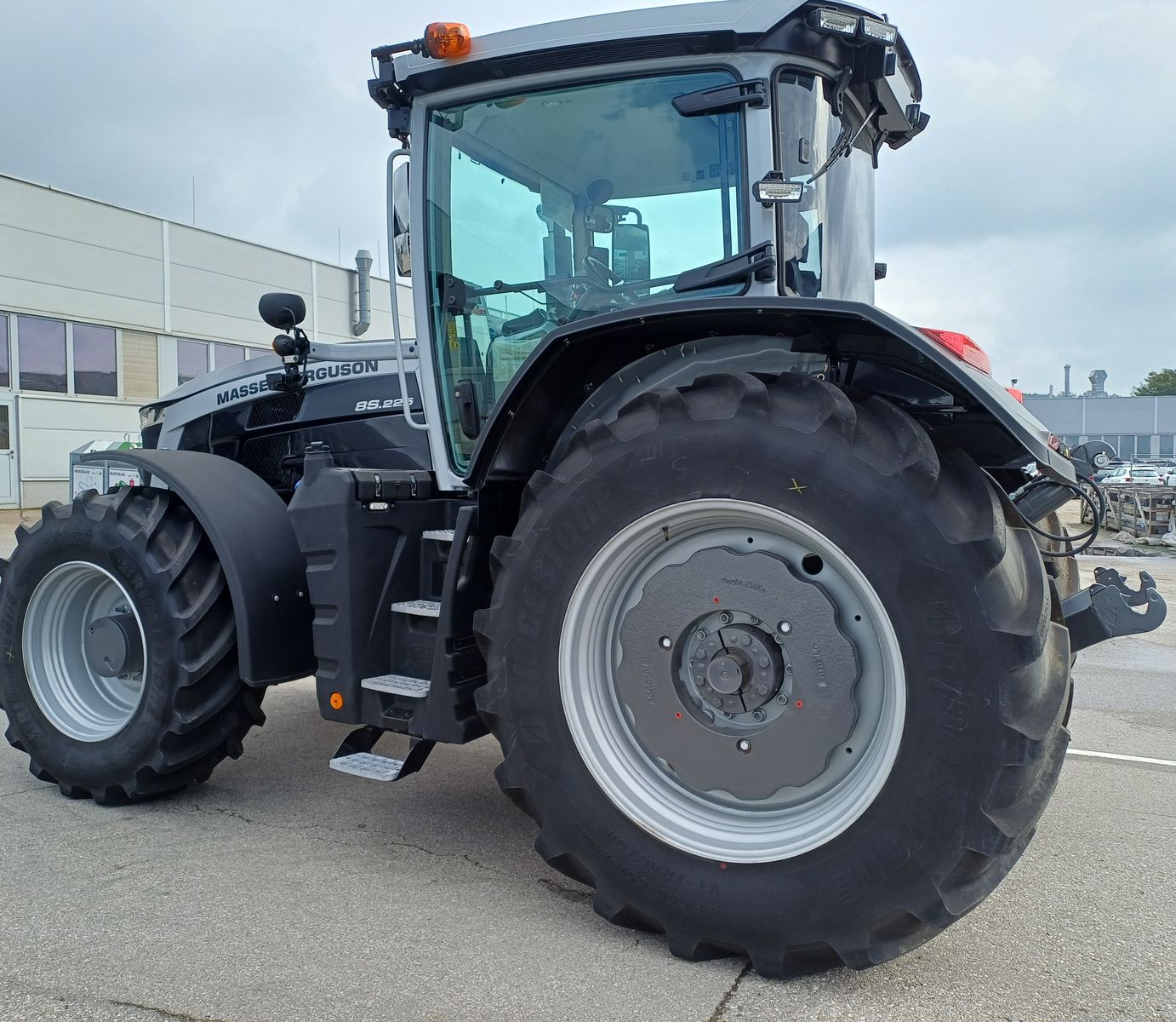 Massey Ferguson MF 8S.225 3
