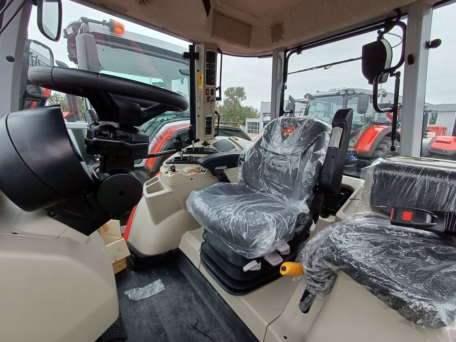 Massey Ferguson MF 6S.135 3